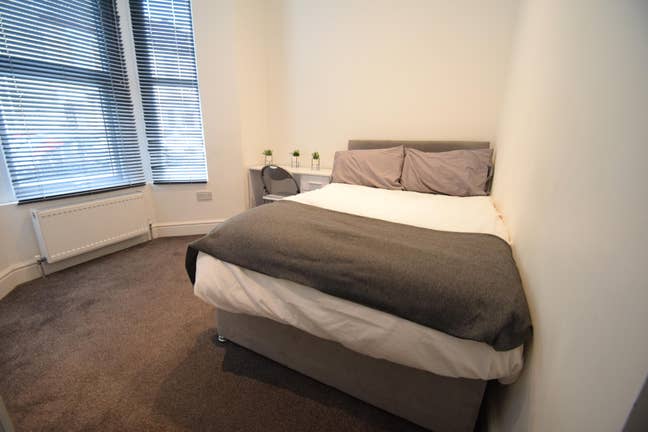 3 Rooms Available - Central Southend - Gordon Road Main Photo