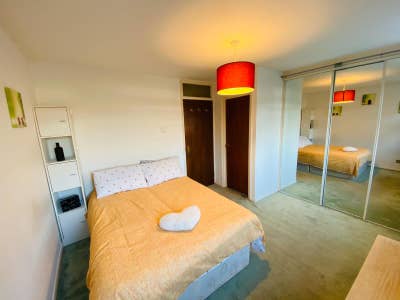 🌟Private Ensuite with Bathtub – Ealing Broadway  Main Photo