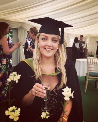 Professional Female seeks a double room Main Photo