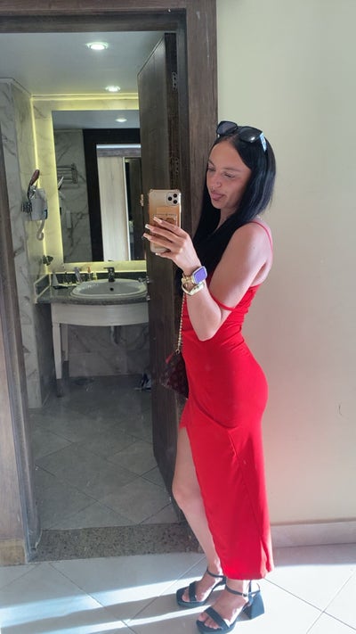 Female seeks a single or double room Main Photo