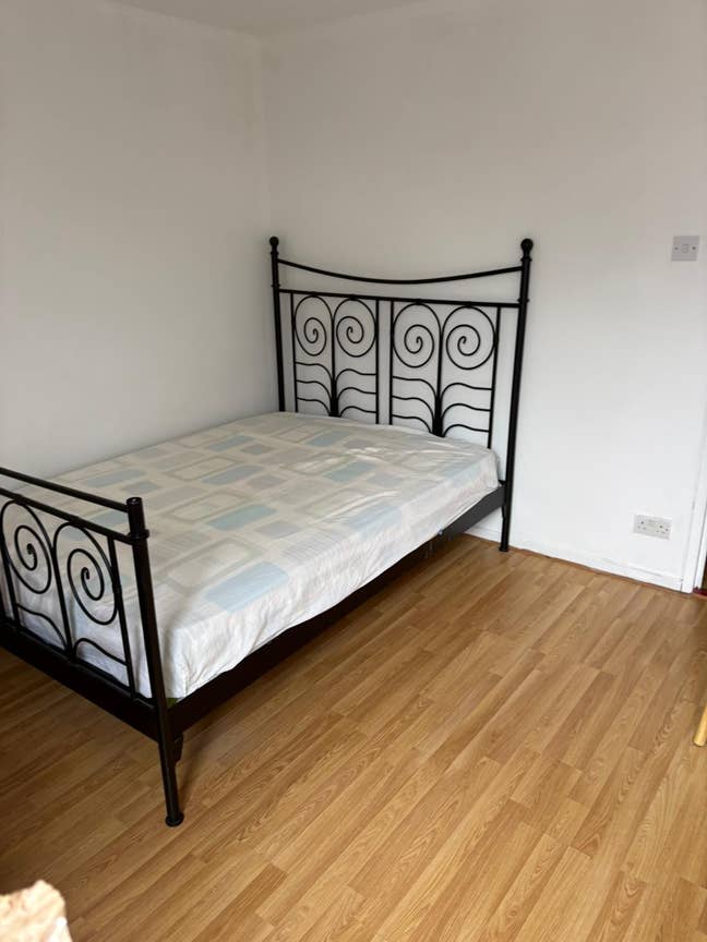  1  Double  room  is  available  for  rent  in  -  N17  Main Photo