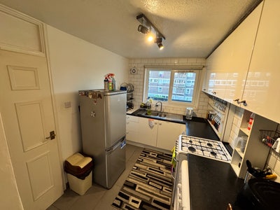 Fully Furnished Double Room, Bow, close to central Main Photo