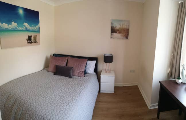 Large double room in Orchard Park Main Photo
