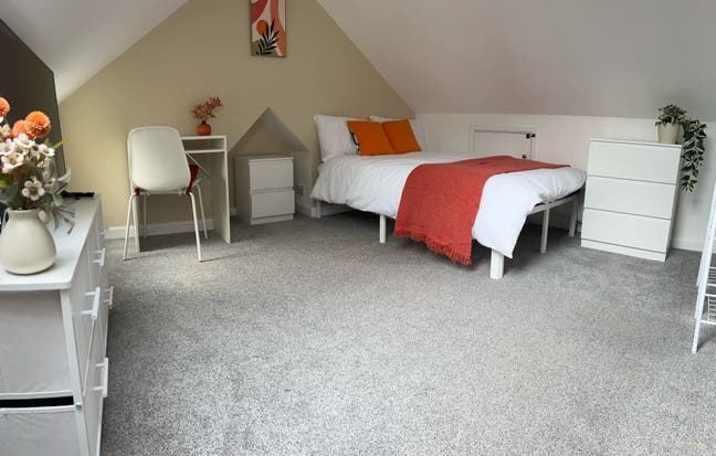 Medium Double Room Available 16/03/2026 Main Photo
