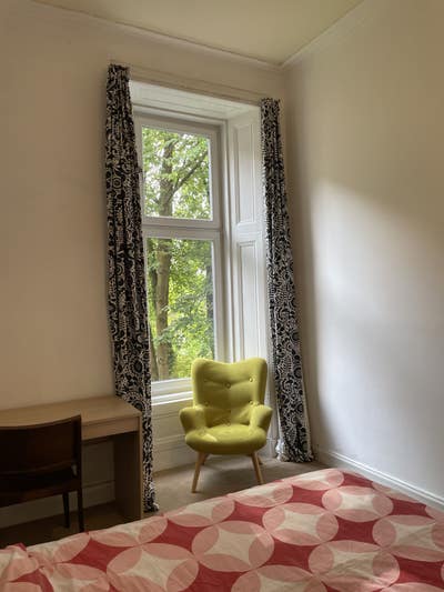 Double room in family home  Main Photo