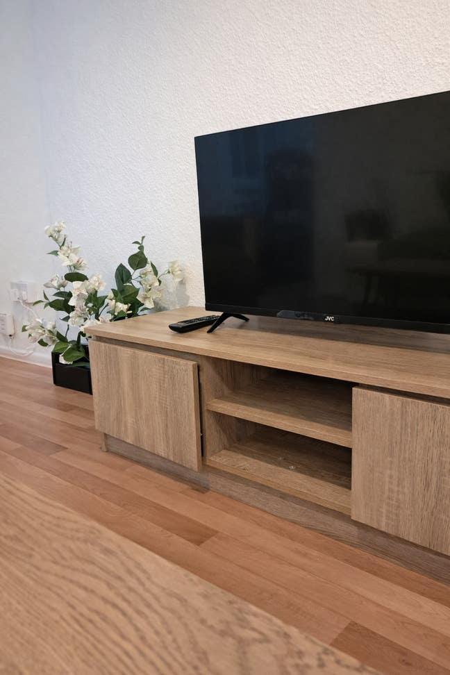 Cosy Modern Home for 4 |Cul-de-Sac | Parking for 2 Main Photo