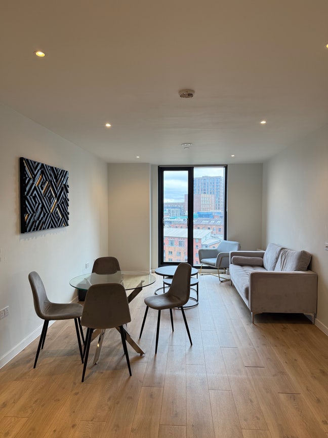 Lovely Room to Rent Near Victoria Station  Main Photo