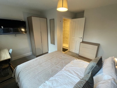Professional EN-SUITE HMO Main Photo
