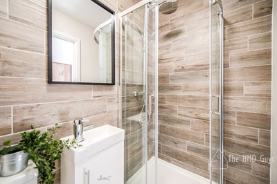 Beautiful Room - Town centre.  Main Photo