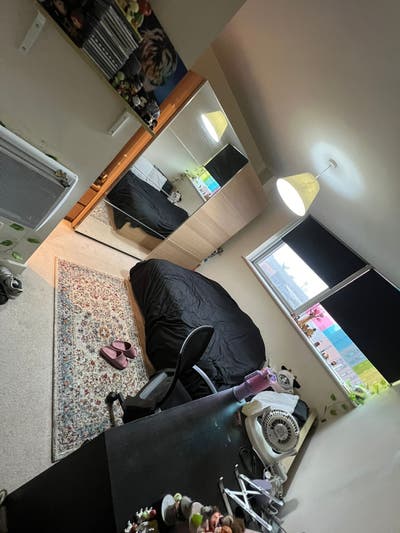 1 Modern Room in Canary Wharf in ( Mid march ) Main Photo