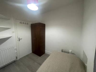 Nice Single Room to Rent – Cricklewood NW2 Main Photo