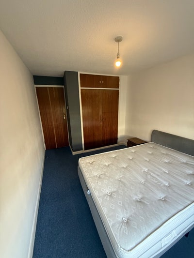 Two Single Rooms in a Maisonette near Marina Main Photo