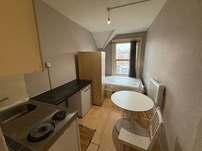 DSS - Studio Flat Available in Acton Ealing W7 Main Photo