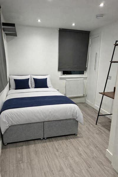 Tooting small double room - own bathroom Main Photo