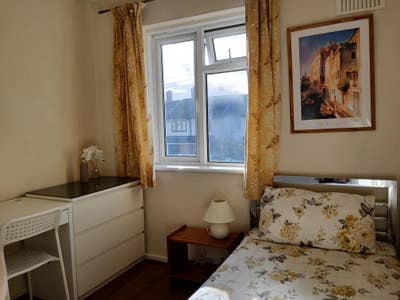 A Large Single Room in E17 Main Photo