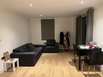 Double Ensuite Room in Stratford Main Photo