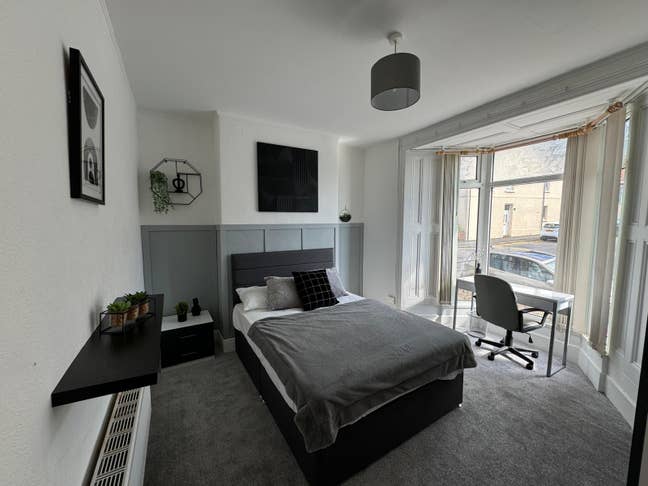 Modern & Spacious Room - All Bills Included  Main Photo