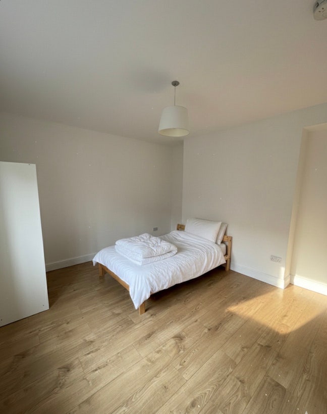 Extra Large Room I Bethnal Green | 7min to St Main Photo