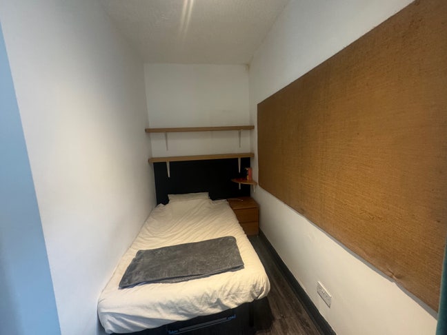 324 great western street. Student room available. Main Photo