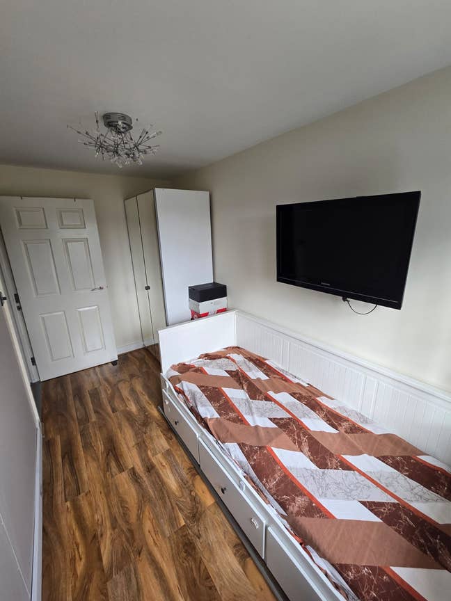 Double Room For Let Main Photo