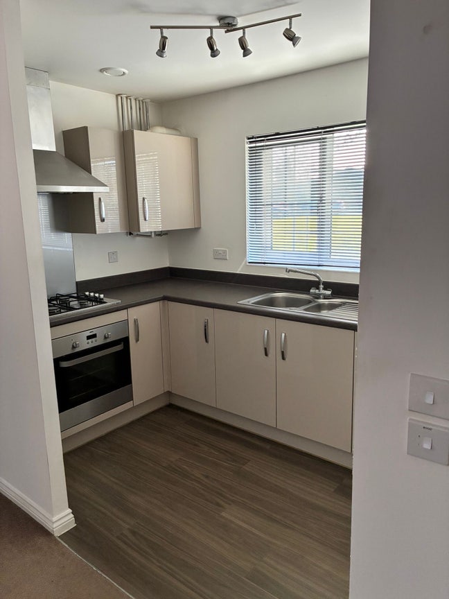 Room to let available immediately! Main Photo