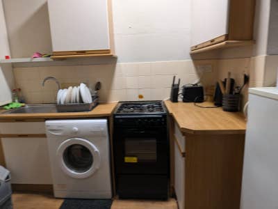 Large, Bright Double Bed Room  Main Photo