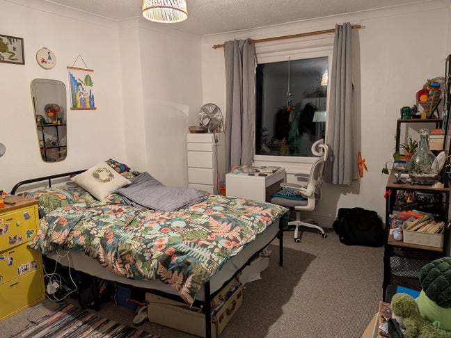 One double room in the heart of Southsea available Main Photo