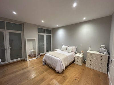 Double room and en suite available end of March Main Photo