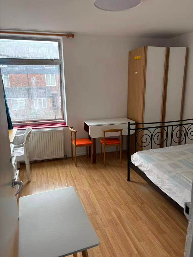Large Double Room Next to Tottenham Hale Station Main Photo