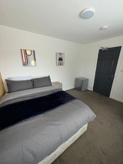 Large Double room suitable for a couple  Main Photo