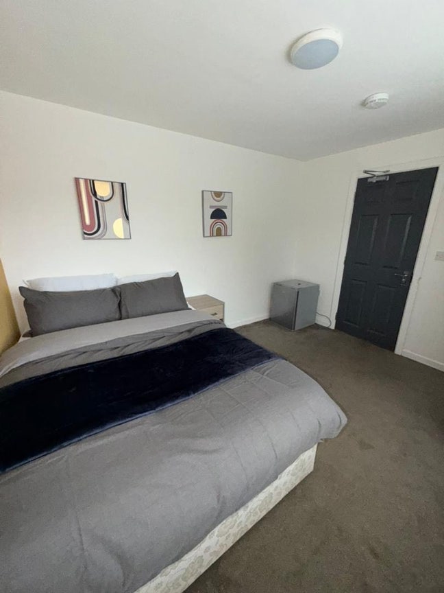 Large Double room suitable for a couple  Main Photo