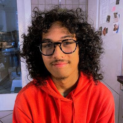 Group of 2 students looking for accommodation Main Photo