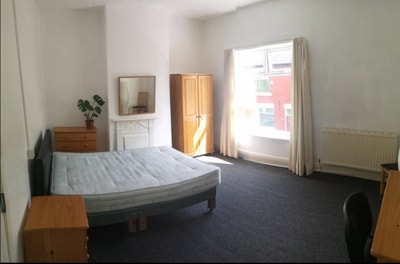 Huge Spacious room to rent in Fallowfield  Main Photo