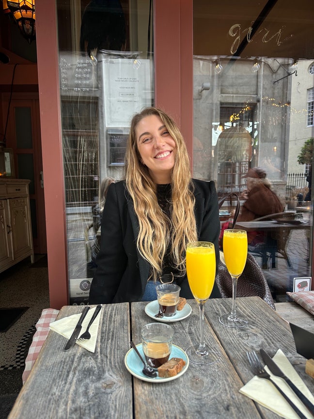 31yo Australian health professional. Looking ... Main Photo