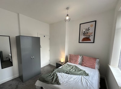 Stylish Ensuite House Share – All Bills Included Main Photo