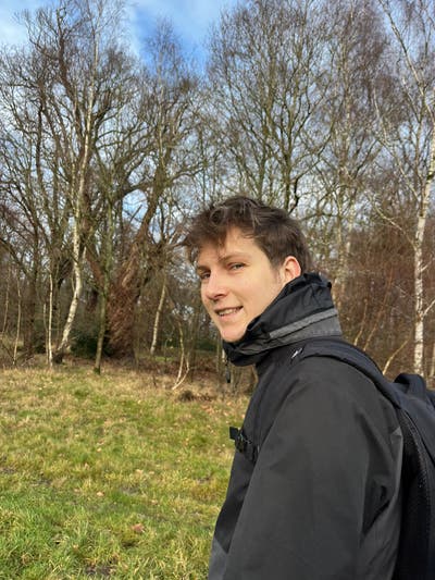 Young professional looking for double room Main Photo