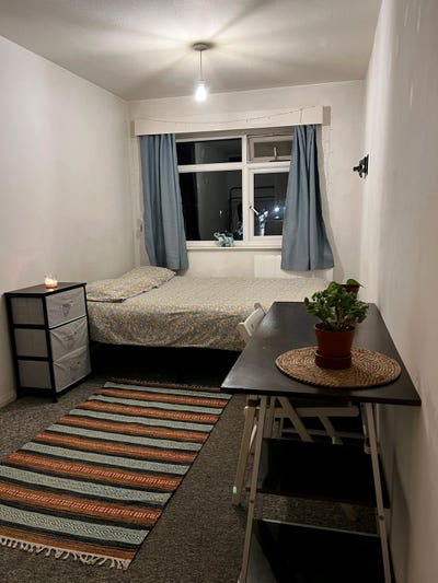 Bright & Fully Equipped Double Room for Profession Main Photo