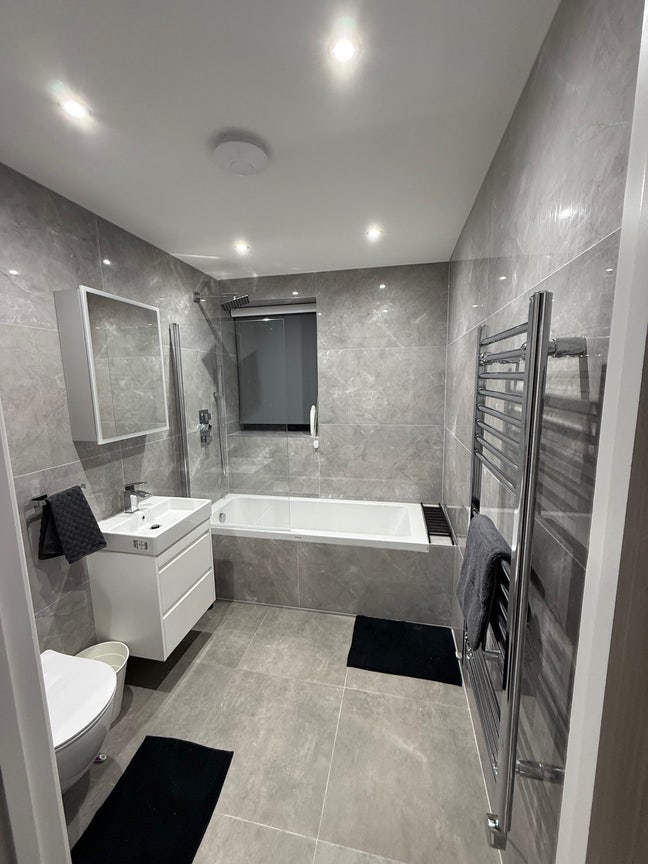 Sales and rooms  Main Photo