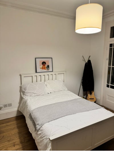 Large room clean modern house Main Photo