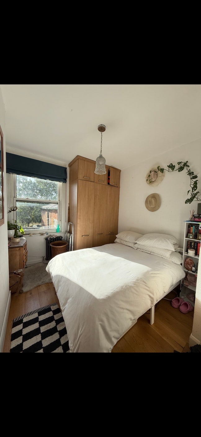 SUBLET IN nw10 Main Photo