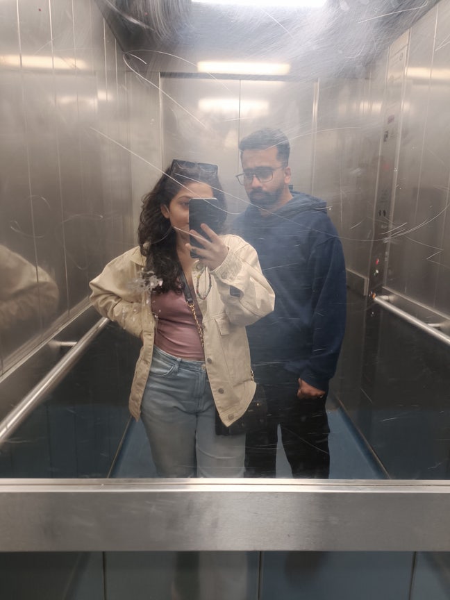 Couple seeks double room Main Photo