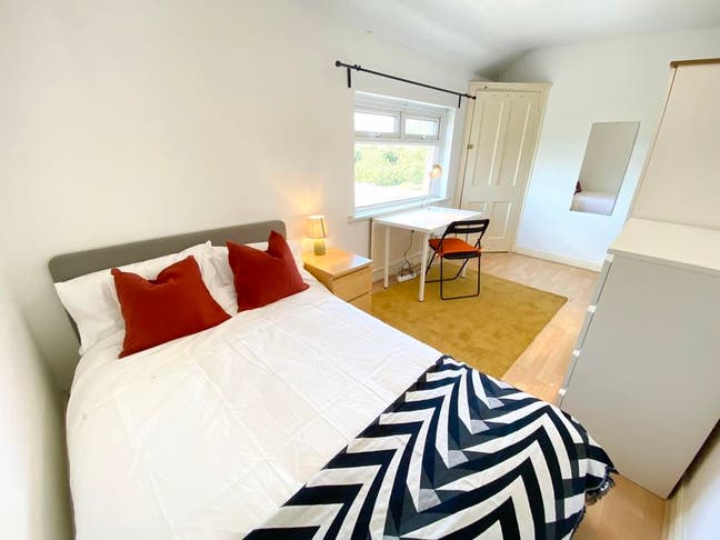 Double Rooms | Horfield | Flexible Monthly Lets Main Photo