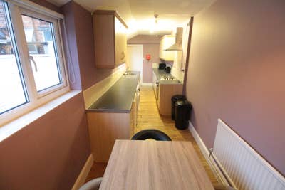 🏡Premium Room✨ Last Month Rent Free |'0' Deposit Main Photo