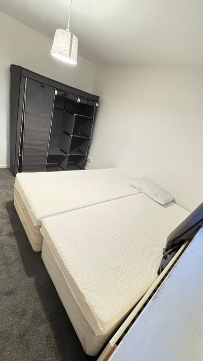 Room for rent Main Photo