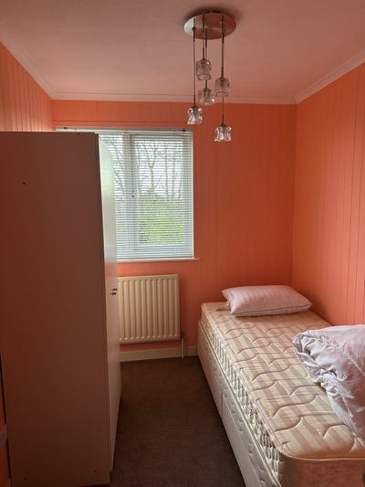 Single Room Available in Shared House Main Photo
