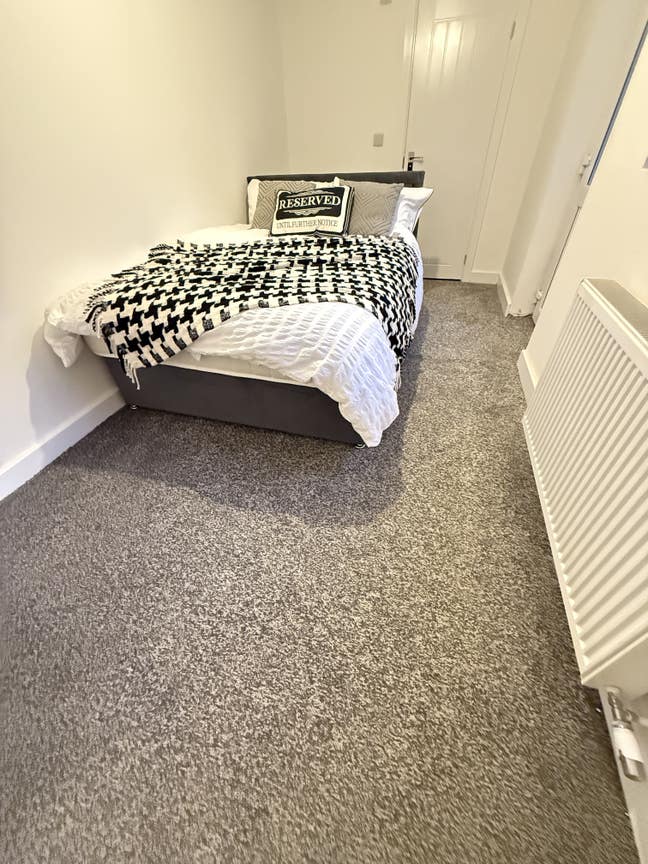 Double en suite bedroom in Carlisle  Main Photo