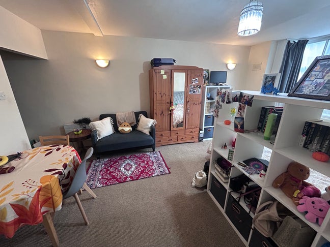 Spacious Fully Furnished Studio in Edgware Main Photo