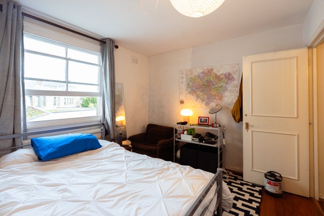 Camden Flat in desirable location Main Photo