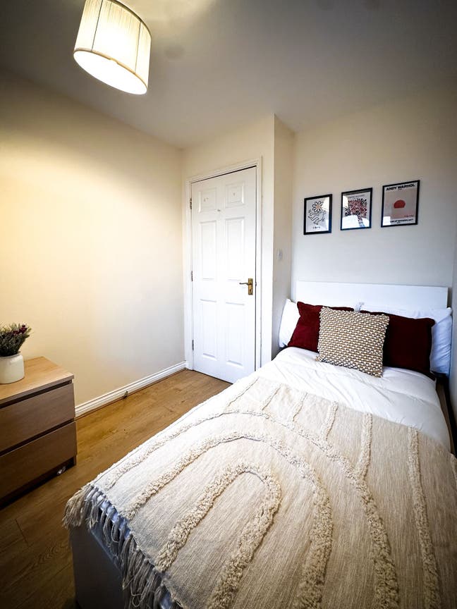✨ Bright Single Room Near Woolwich Main Photo