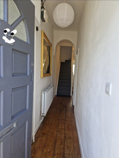 Double bedroom available in shared house 🏠  :) Main Photo